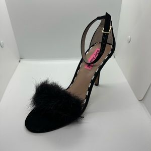 Betsey Johnson Fur Pumps - Black